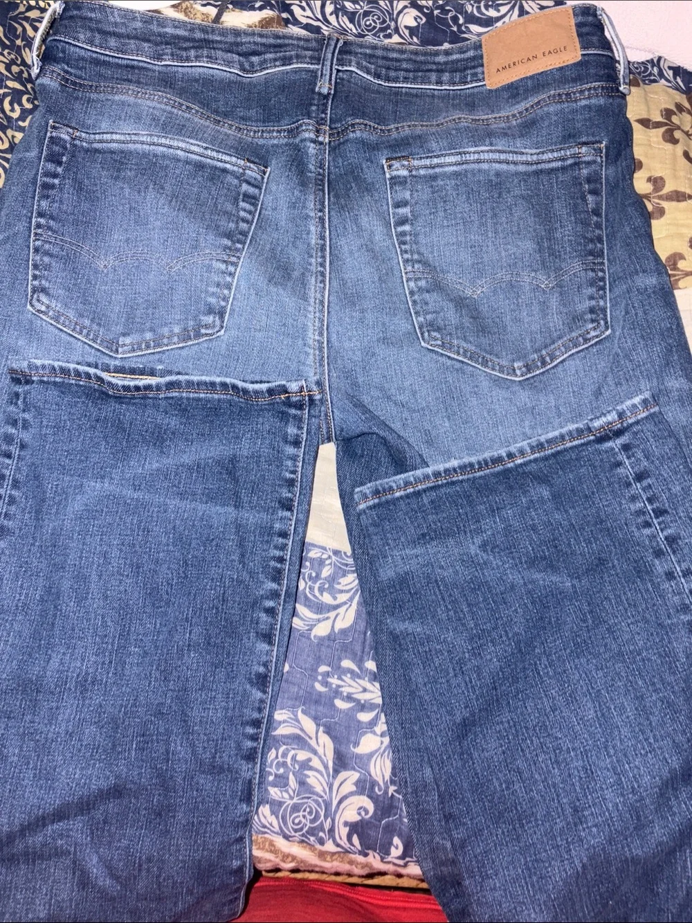 American Eagle Outfitters Men’s Faded Blue Bootcut Jeans. 34x36